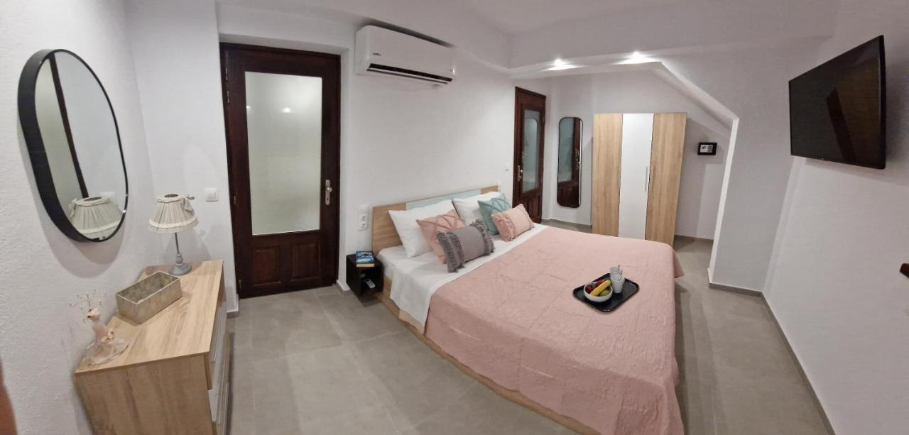 Το Στενάκι Apartamento Skiathos Town Exterior foto