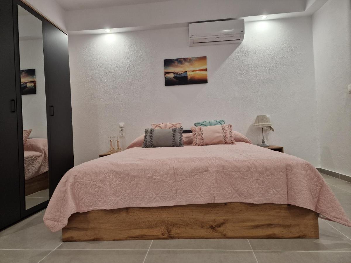 Το Στενάκι Apartamento Skiathos Town Exterior foto